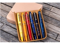 Een Galen Leather Magnum Opus 6 Slots Hard Pen Case - Undyed koop je bij P.W. Akkerman Amsterdam