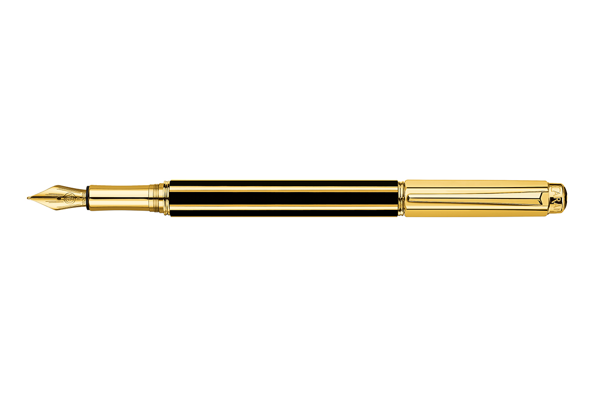 最高級品 Caran dAche Varius China Lacquer Black and Gold Fountain Pen 並行輸 筆記用具 