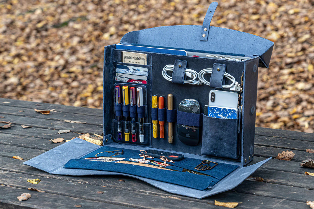 Galen Leather Writer's Medic Bag XL - Crazy Horse Navy Blue