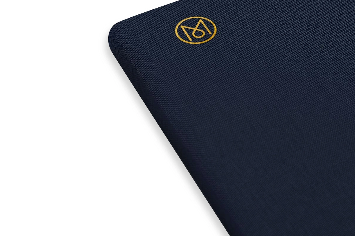 Een LEUCHTTURM1917 Monocle Dotted Notebook Hardcover A6 Navy Blue koop je bij P.W. Akkerman Amsterdam
