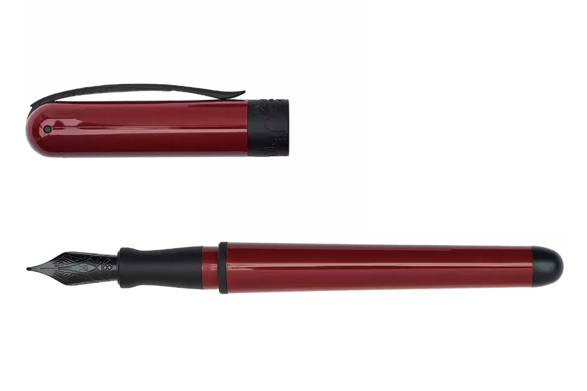 Pineider Avatar UR Glossy 'Cherry' Black Trims Vulpen