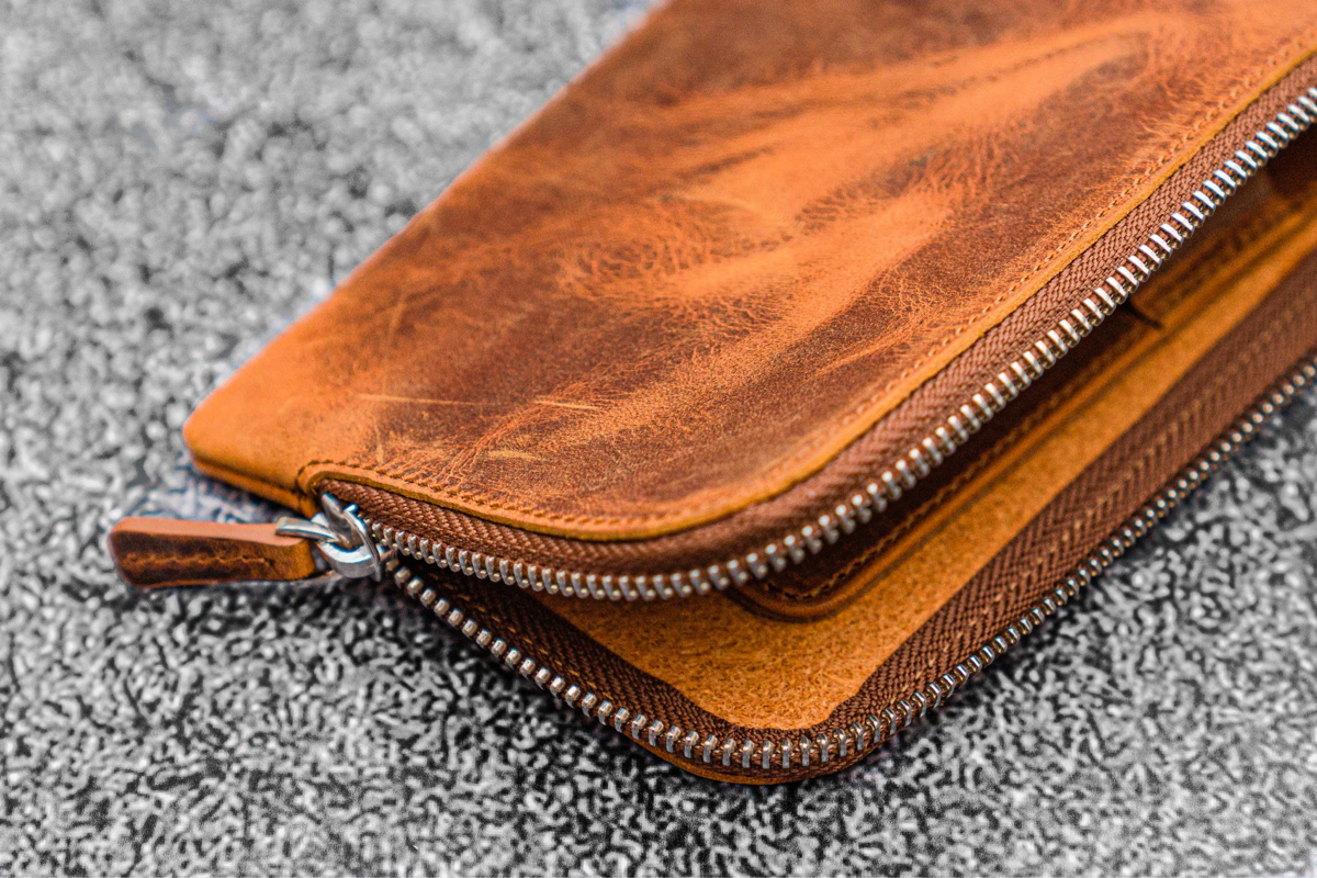 Leather Zippered Single Fountain Pen Pouch - Crazy Horse Tan